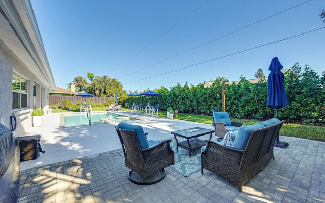 Pool & Spa: Luxe Home in Naples!