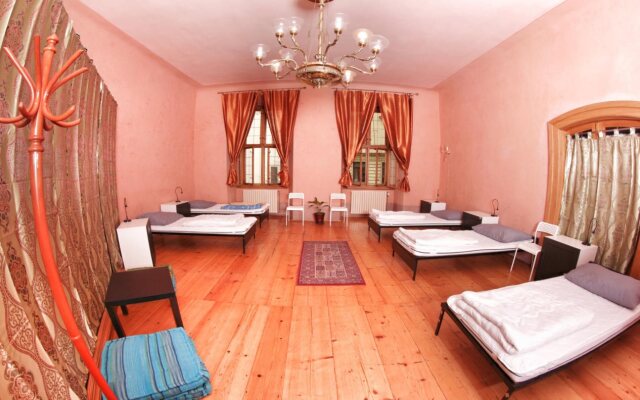 Hostel HOMEr - Old Town Square
