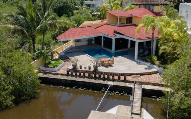 Villa Calaveras Boat Dock Heated Pool Gated