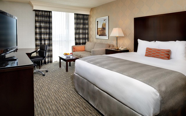 DoubleTree by Hilton Detroit - Dearborn