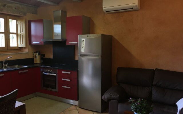 Masia Can Oller by Checkin