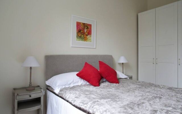 1 Bedroom Flat Near City Centre