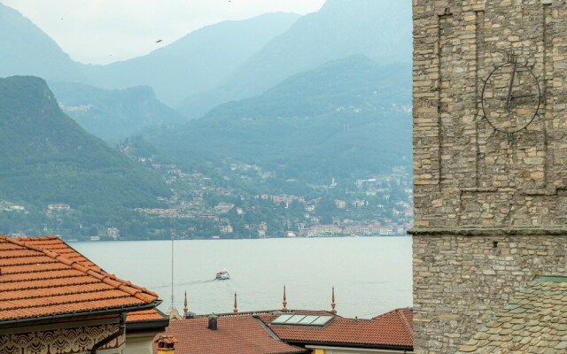 Bellagio Central Square by Wonderful Italy