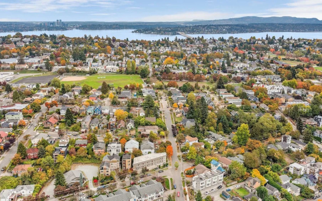 The Cloudbreak Townhome