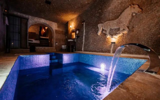 Vanessa Cave House