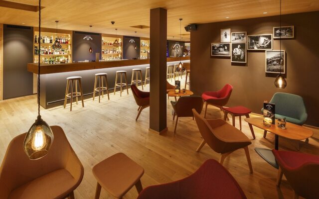 Hirschen Guesthouse - Village Hotel