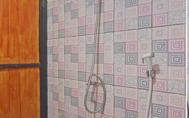 OYO 92545 Wawi Kadio Homestay