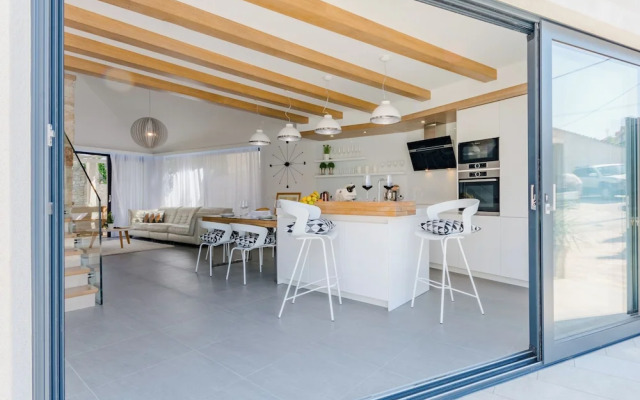 Villa Stone Pearl