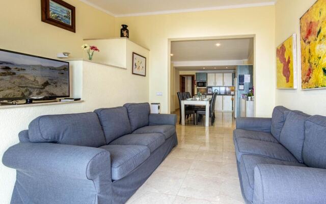 Apartment - 3 Bedrooms with WiFi and Sea views - 107925