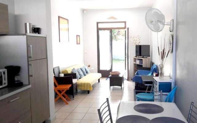 House With 2 Bedrooms In Letang Sale Les Bains With Enclosed Garden And Wifi 30 M From The Beach