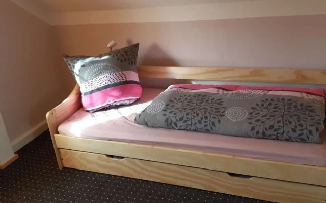 Great Holiday Home With Terrace Near Saxon