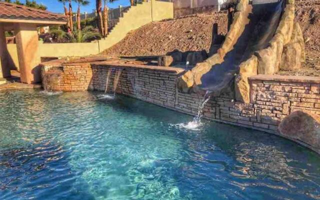 Ultimate Backyard-Pool/Spa. Slide. Lakeview. Ball