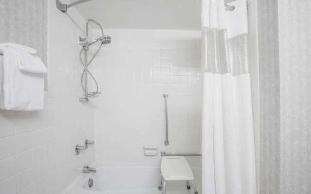 Ramada by Wyndham Angola/Fremont Area