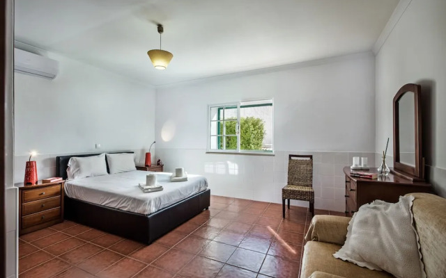 Rustic Villa With Pool Near Olhao