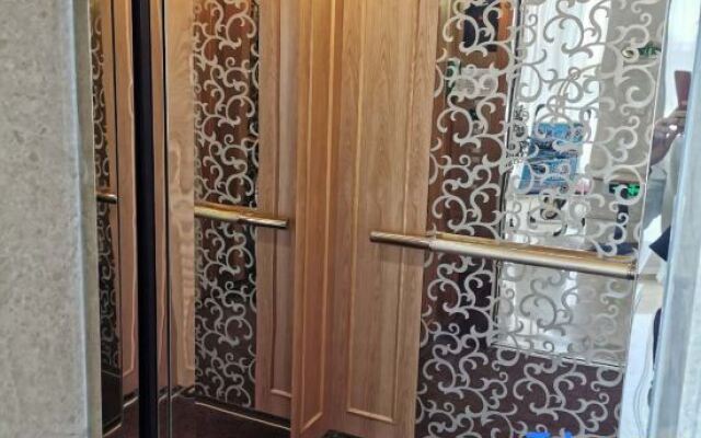 Vienna Hotel (Yantai High-Speed Railway South Station)