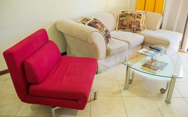 Gold Coast Luxurious and Stylish Condo
