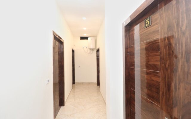 Oyo 22333 Imperial Gold