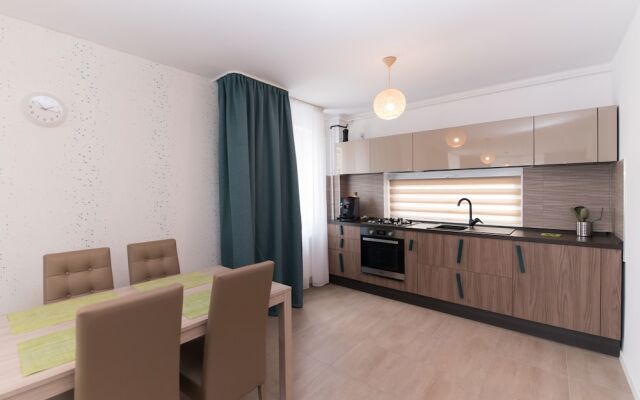 Thomas Apartments