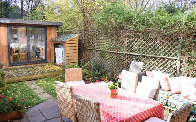 3 Bedroom House With Garden in Brixton