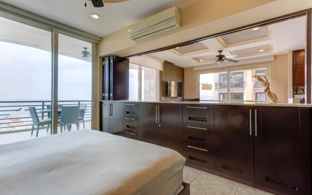 Signature Pinnacle 205 - Luxury Condo With Ocean Views