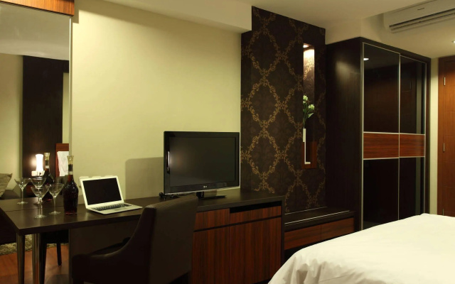 Avissa Suites