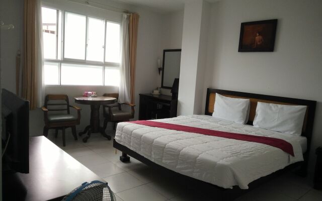 Modern SaiGon Hotel 2