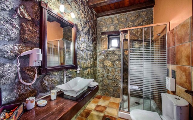 Pera Alonia Guest House