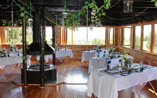 Sycamore Avenue Treehouses