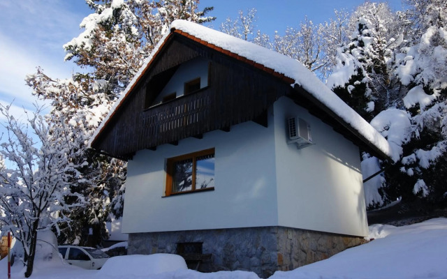 Sweet Stay Forest House