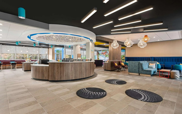 Tru by Hilton Greenville Woodruff Road