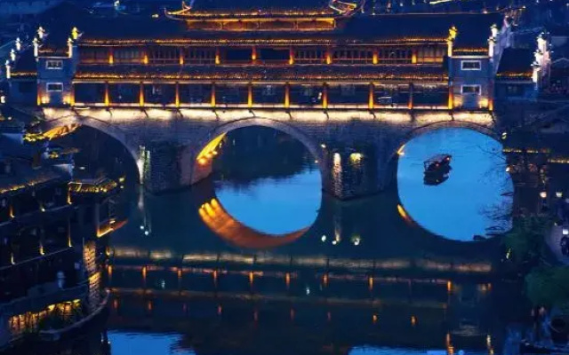 Yunshang 180 ° panoramic intelligent Jiang Jing Mei Su (Fenghuang Ancient City Tuojiang Branch)