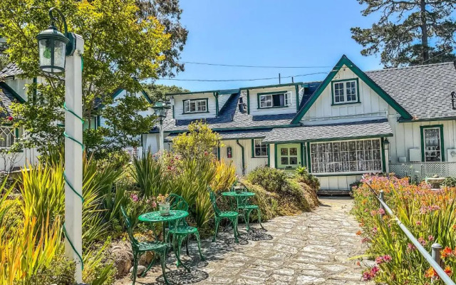 Carmel Green Lantern Inn