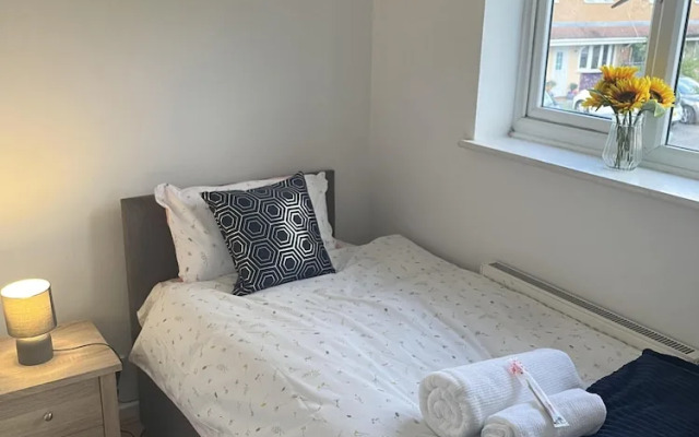 Hive Stays, Sleeps 3, Free Parking, Wifi, Smart Tv