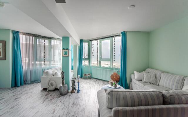 Beach Suite Sand
