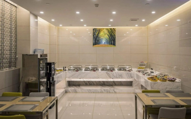 Vatica Xuzhou High Speed Railway Station Hotel