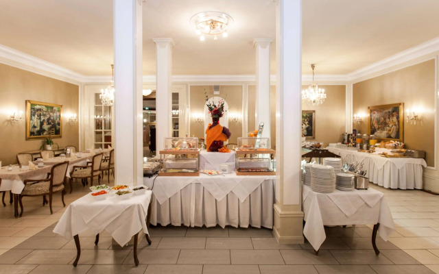Centro National Frankfurt, Trademark Collection by Wyndham