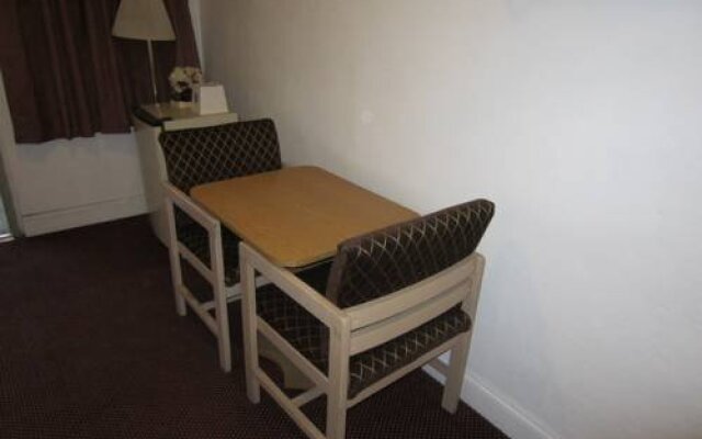 Apache Inn