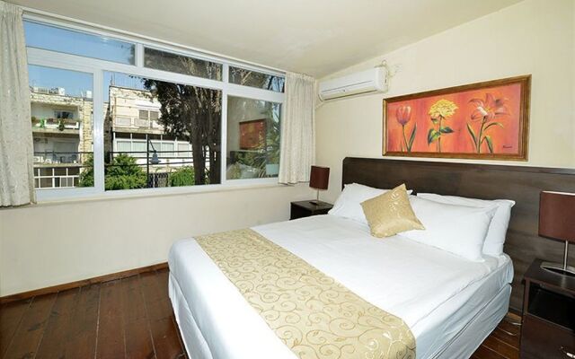 The Colony Hotel