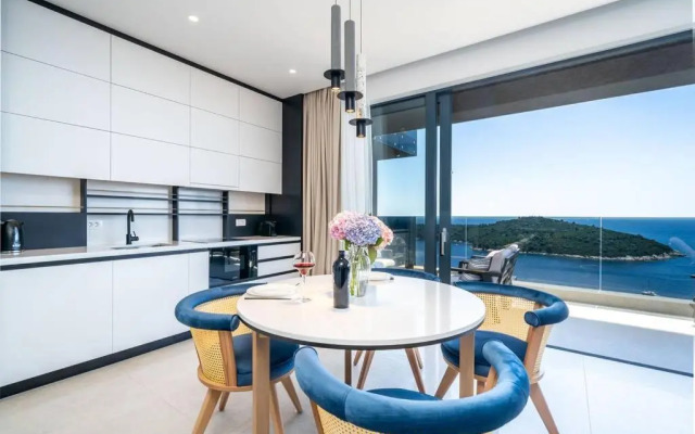 New&Luxury 5* with an Amazing View - Pure Apartment