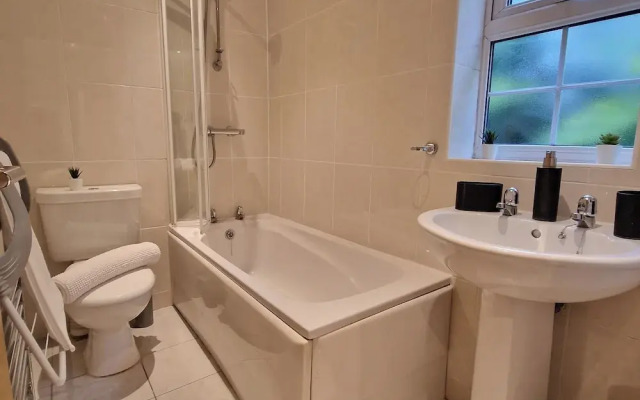 Kenilworth Modern Apartment With 2 Bedrooms