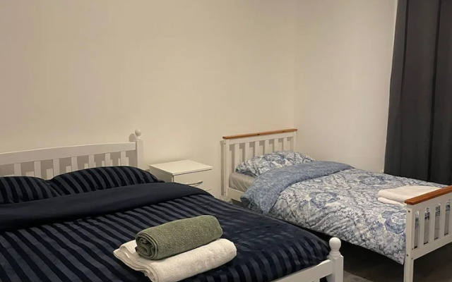 Rayans Lodge Startford