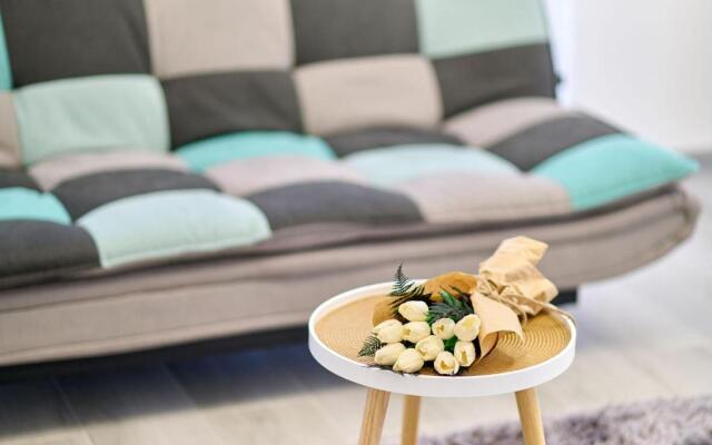 Sunflower 2BR Apartment in Nord10- parking n pool