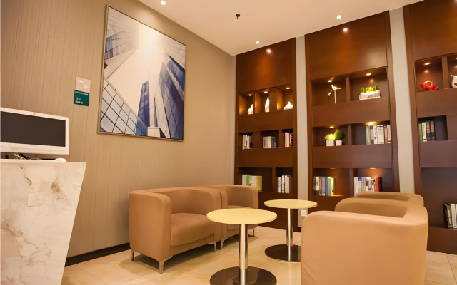 City Comfort Inn hotel (Zhanjiang Haibin Park Guanhai Gallery)