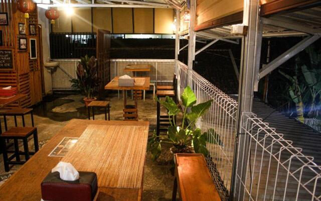 Oyo 2258 Santana Guest House