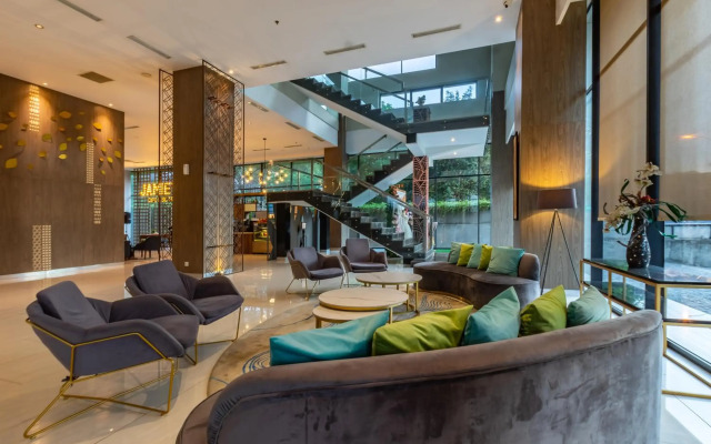 Hotel AYOLA Lippo Cikarang
