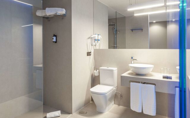 Hotel Macia Sevilla Kubb