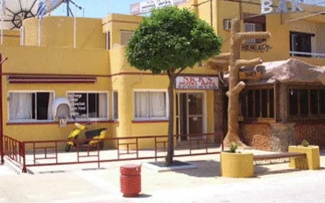 Nick's Hotel Apartments