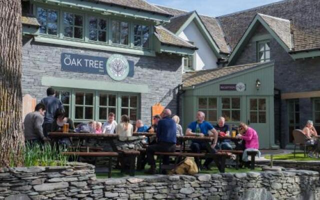 The Oak Tree Inn