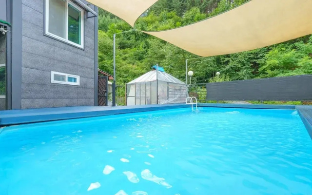 Gapyeong Myeonyeokgongbang Private Villa