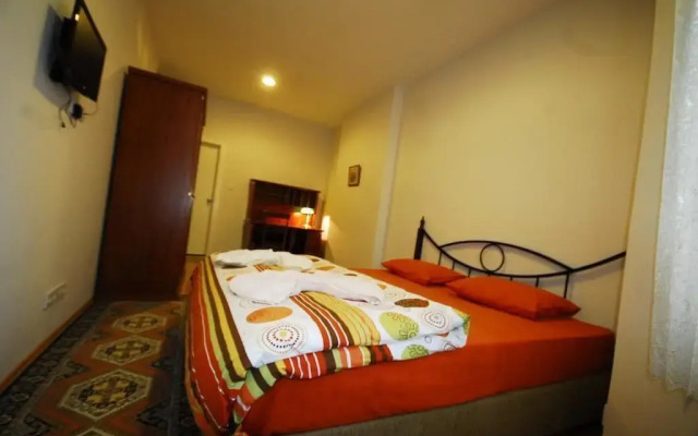 Station Hotel 34